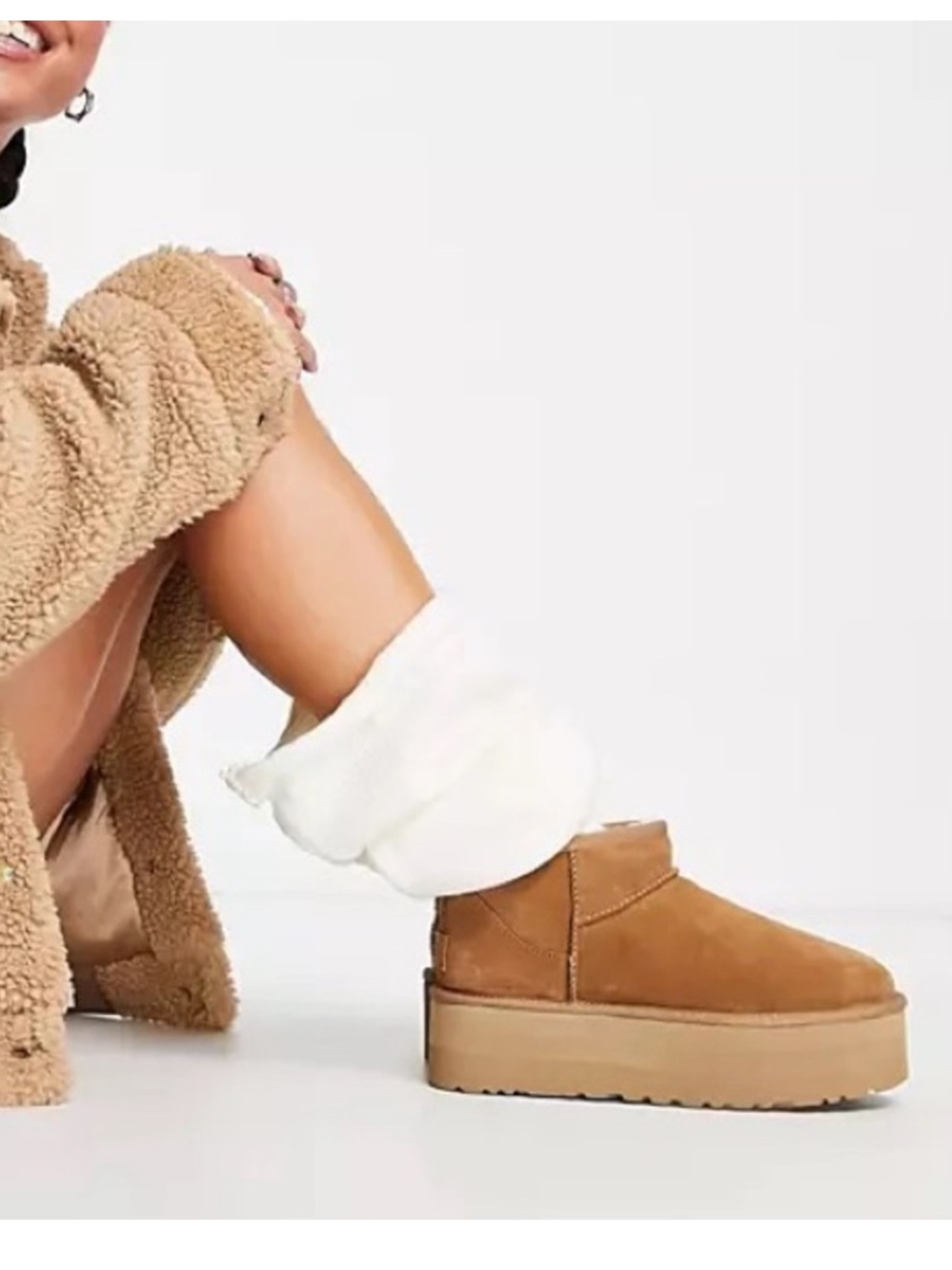 UGG Women's Classic Ultra Short Platform Boot - Chestnut Suede Size 8